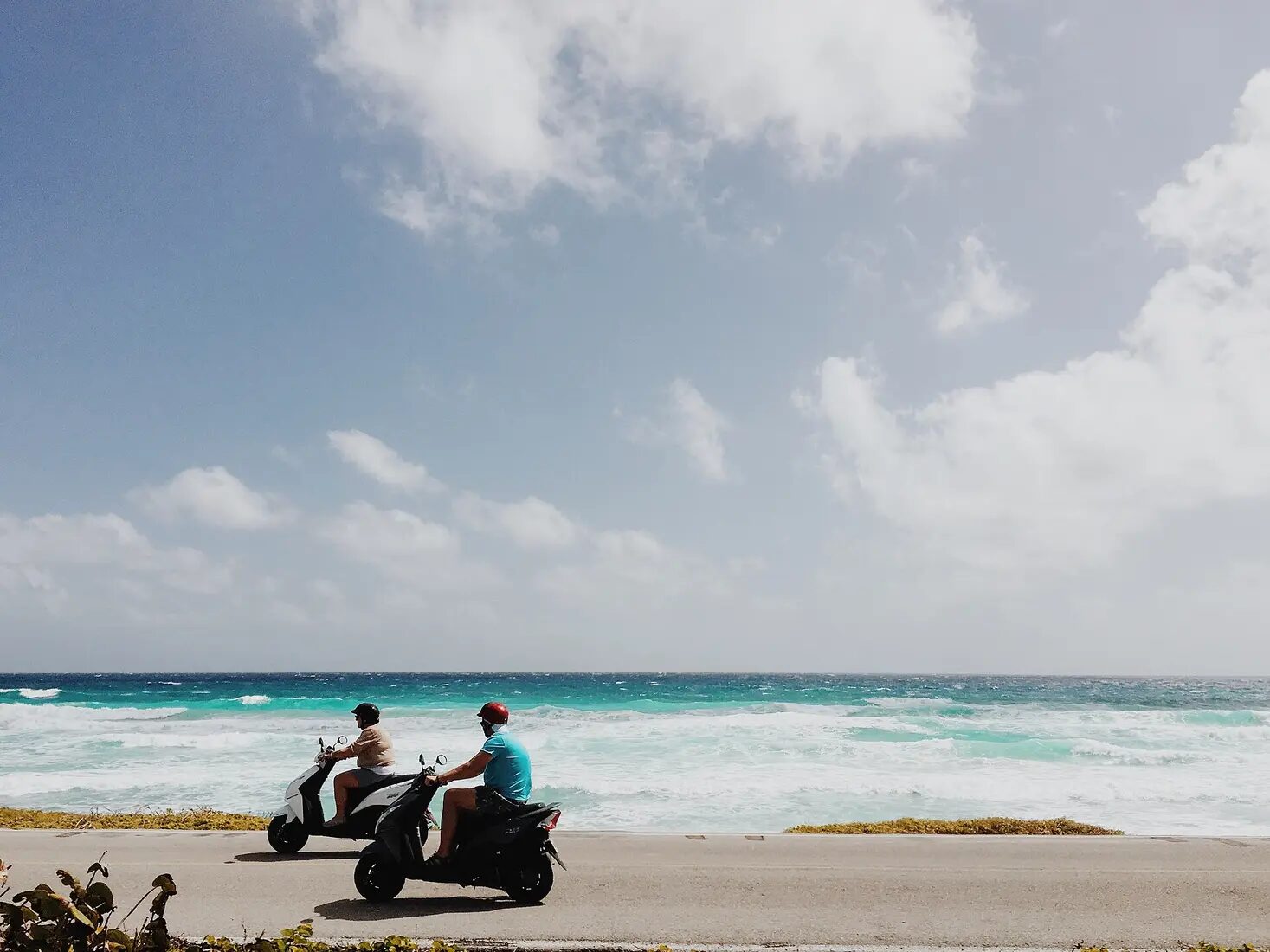 Caribbean shoreline and turquoise water in Cozumel, Mexico